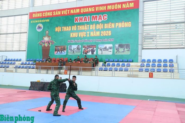 Vận động viên thực hiện nội dung chiến thuật đánh võ tại Hội thao Võ thuật Bộ đội Biên phòng khu vực I năm 2026. Ảnh: Ngọc Lâm