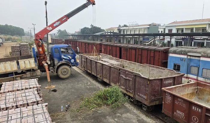 Đường sắt sẽ có điều kiện đảm nhận những luồng vận tải lớn, tăng tính kết nối giữa TP.HCM và các địa phương lân cận. Ảnh: VNR.