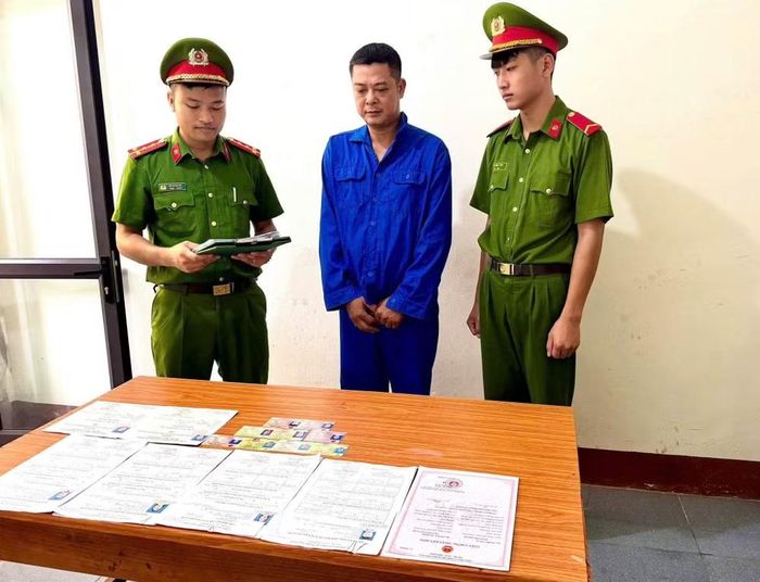Đối tượng cùng tang vật. Ảnh: CACC