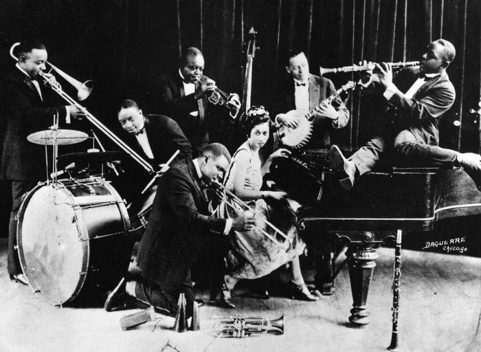 Nhóm nhạc Jazz đầu thời kỳ Louis Armstrong.