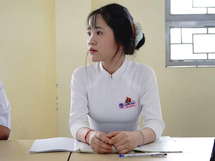 Ở góc nhìn THPT, thầy Hiếu đề nghị đánh giá lại Hoạt động trải nghiệm, hướng nghiệp và Giáo dục địa phương. Hai nội dung này theo ông chiếm quỹ thời gian đáng kể, nên cần được xem xét trên cơ sở hiệu quả thực tế, tránh tình trạng có những tiết học tồn tại chủ yếu vì chương trình quy định phải có.