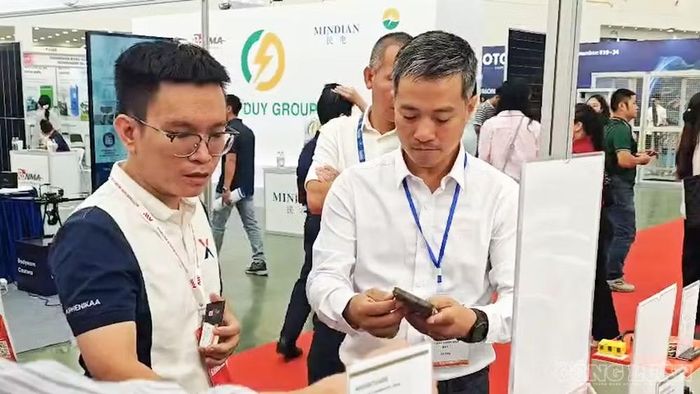 Triển lãm thu hút những người quan tâm về năng lượng. Ảnh: Thu Ngân.
