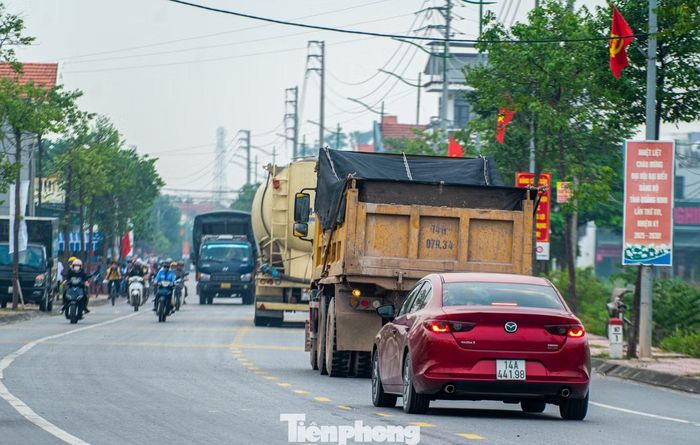 Trước thực tế trên, phóng viên Báo Tiền Phong đã có cuộc trao đổi với đại diện Đội CSGT số 1, Phòng CSGT, Công an TP. Quảng Ninh. Vị đại diện Đội CSGT số 1 nói trên cho biết sẽ cử lực lượng kiểm tra, rà soát lại trên toàn bộ tuyến quốc lộ 331B theo phản ánh của Báo Tiền Phong.