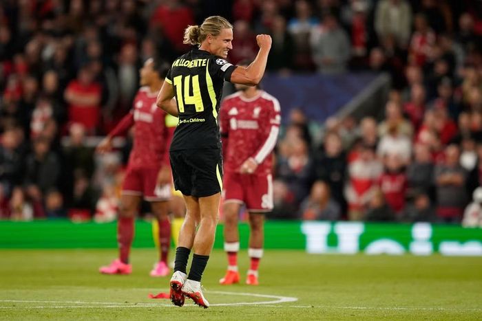 Marcos Llorente lại một lần nữa xé lưới Liverpool.