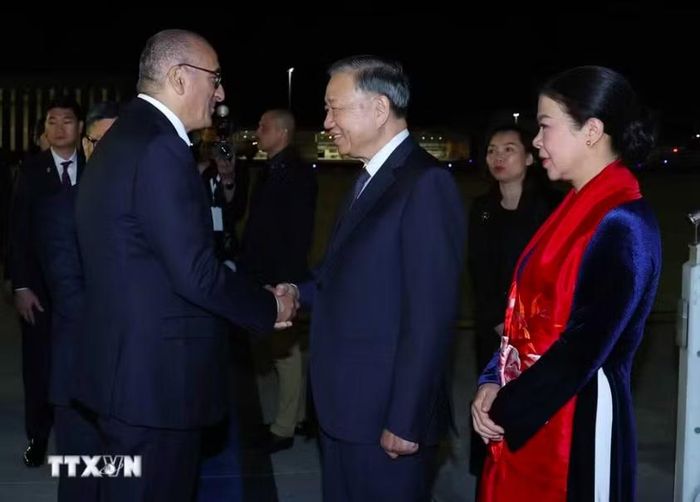 Lễ đón Tổng Bí thư, Chủ tịch nước Tô Lâm và Phu nhân tại sân bay. Ảnh: TTXVN