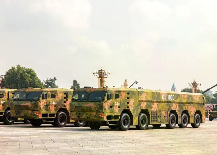 Tên lửa CJ-1000 được triển khai trên bộ. (Ảnh: AP)