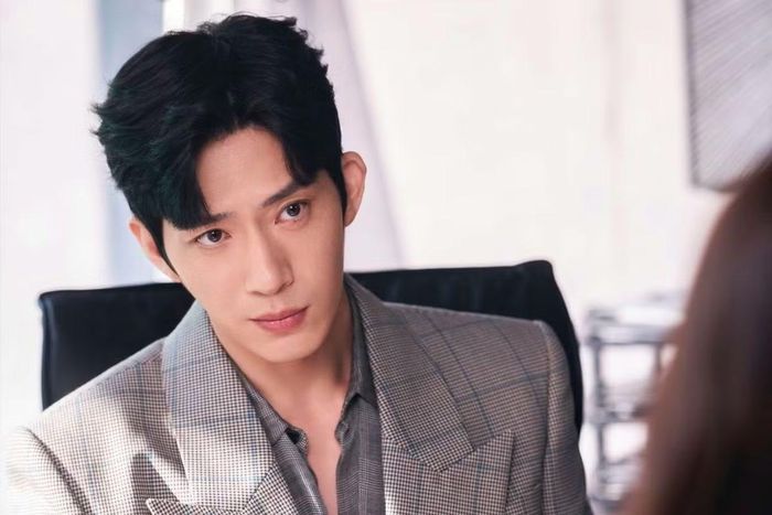 Tỉnh Bách Nhiên mất dần thiện cảm của khán giả vì ồn ào tình cảm và phát ngôn gây tranh cãi.