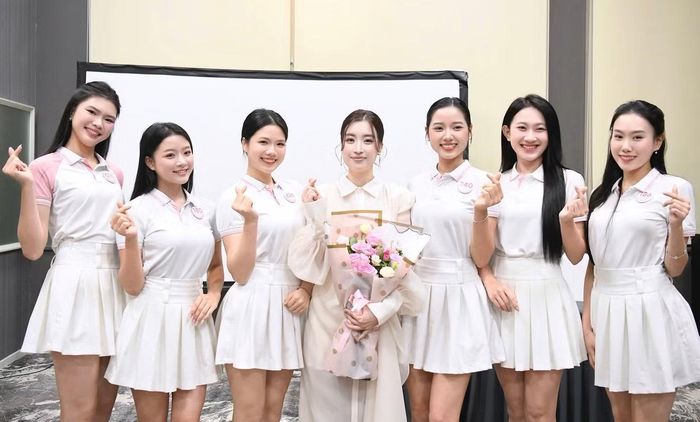 Những kinh nghiệm mà Đỗ Mỹ Linh chia sẻ là bài học quý báu, giúp thí sinh thêm tự tin trước hành trình của vòng chung khảo Hoa hậu Việt Nam 2026. Sau hành trình tại nhà chung ở Hà Nội, 53 cô gái sẽ tiếp tục các hoạt động ở Hải Phòng trước khi bước vào đêm chung khảo.