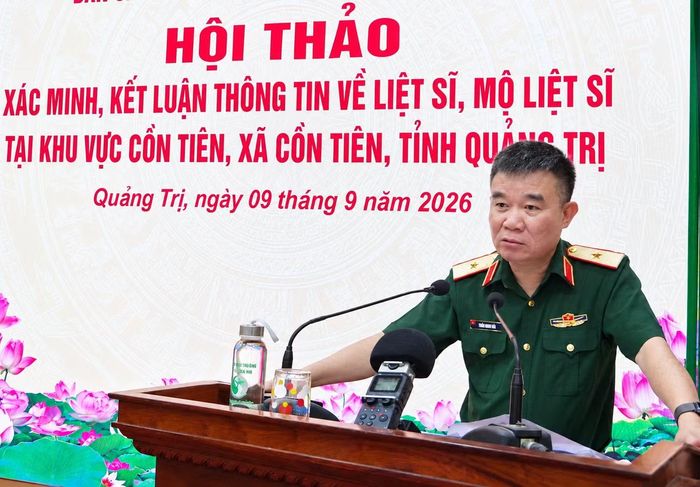 Thiếu tướng Đoàn Quang Hòa, Cục trưởng Cục Chính sách - Xã hội, Tổng cục Chính trị phát biểu tại hội thảo.