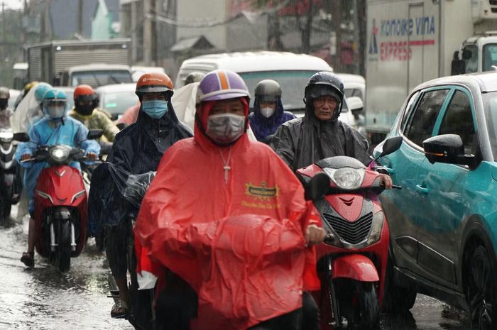 Đài Khí tượng Thủy văn Nam Bộ cảnh báo TPHCM tiếp tục mưa trong những ngày tới. Ảnh: Anh Nhàn