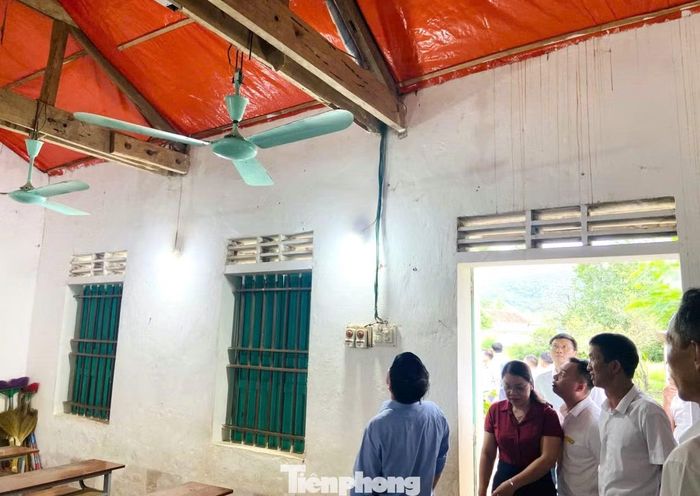Các phòng học tại điểm lẻ Tiến Sơn không còn đảm bảo an toàn cho việc dạy và học.