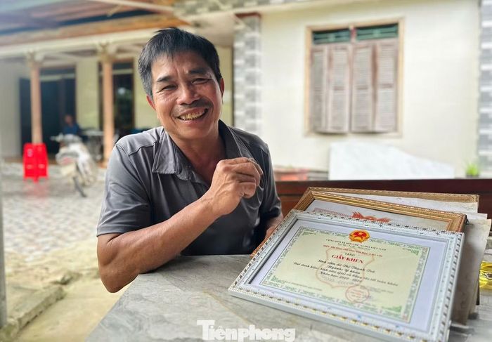 Ông Lê Hữu Hải tự hào về cô con gái đạt thứ hạng cao trong kỳ thi bác sĩ nội trú.