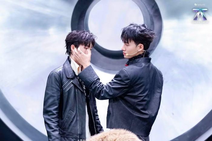 Toàn bộ hạng vé đêm diễn đầu tiên của concert Tinh hà say hi "bay sạch" sau 45 phút.
