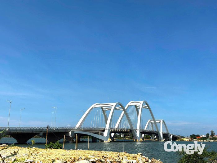 Các hạng mục còn lại đang được triển khai nhằm bảo đảm tiến độ chung của dự án. Ảnh: Thanh Trà