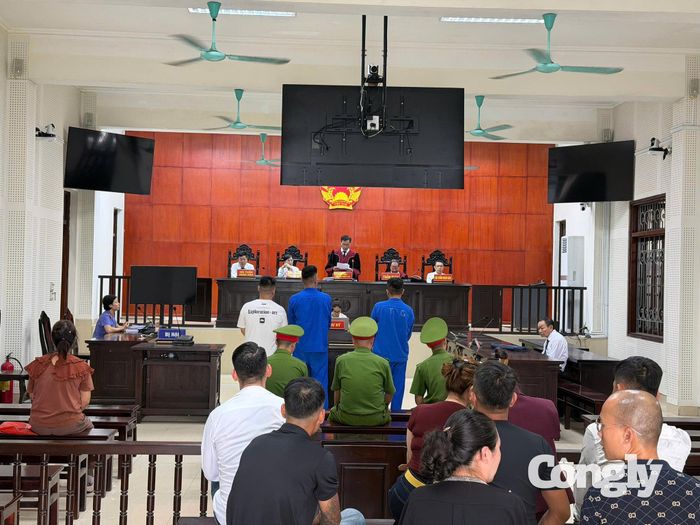 HĐXX tuyên án các bị cáo.