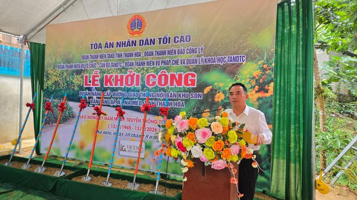 Ông Nguyễn Văn Khuyên, Phó Chánh án TAND tỉnh Thanh Hóa phát biểu tại buổi lễ.