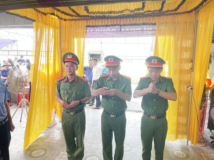 Hài cốt của liệt sĩ Phan Công Luỵn được an táng tại Nghĩa trang dòng họ xứ Cây Đèn, thôn Minh Châu, xã Kỳ Lạc theo đúng quy định và tập quán truyền thống địa phương.
