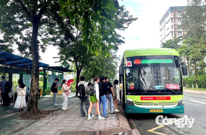 Thêm 13 xe buýt phục vụ sinh viên ĐHQG TP.HCM.