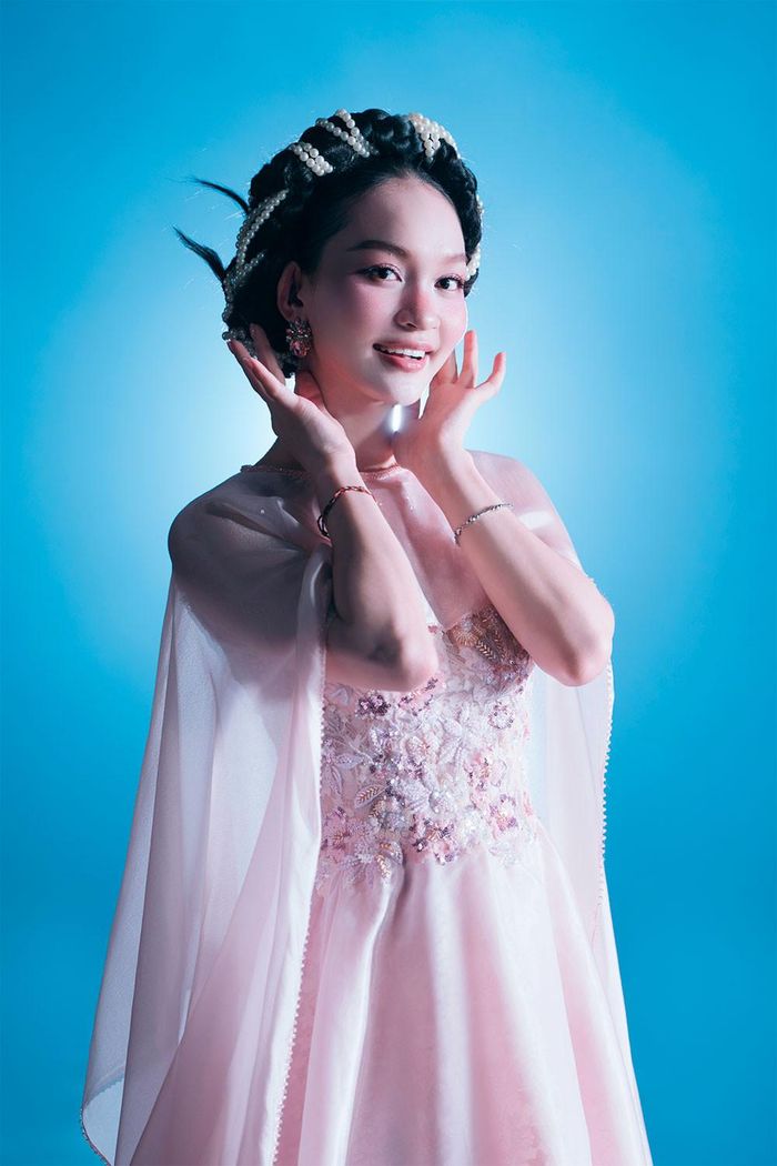 Ca sĩ Minh Ngọc. 