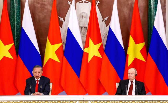 Tổng Bí thư, Chủ tịch nước Tô Lâm và Tổng thống Nga Putin họp báo chung. Ảnh: Điện Kremlin