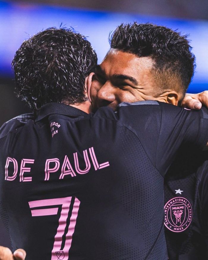 Trận đấu thứ hai liên tiếp Messi đá phạt góc để Casemiro đánh đầu ghi bàn - Ảnh: IM