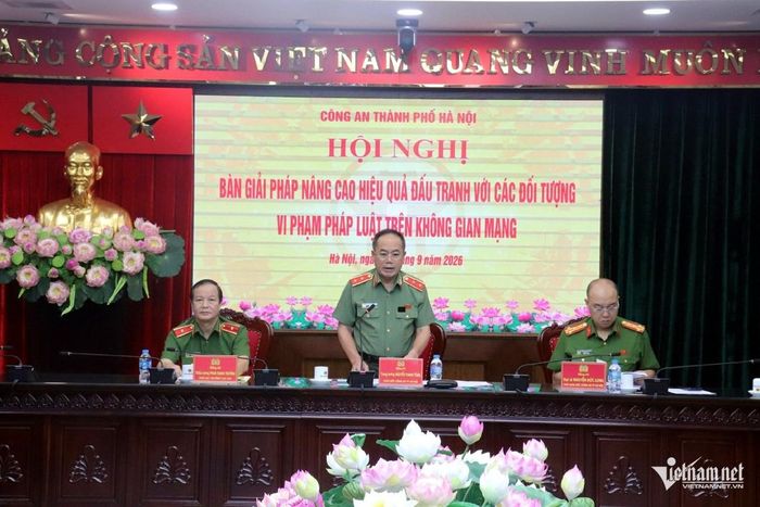 Trung tướng Nguyễn Thanh Tùng, Giám đốc Công an TP Hà Nội phát biểu tại hội nghị. Ảnh: Đ.H