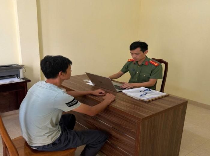 Đối tượng Hà Văn Hội tại Cơ quan điều tra. Ảnh: CALS