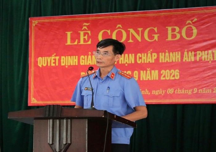   Đồng chí Nguyễn Bá Linh, Phó Trưởng Phòng 8, VKSND TP Quảng Ninh phát biểu tại buổi lễ.