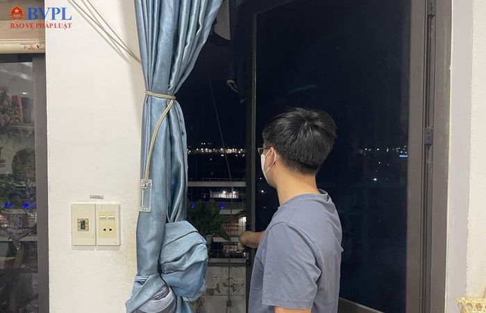  Cư dân sống tại Chung cư Môi Trường Xanh phải đeo khẩu trang, đóng kín cửa khi các nhà máy từ Khu công nghiệp Tiên Sơn nhả khói. 
