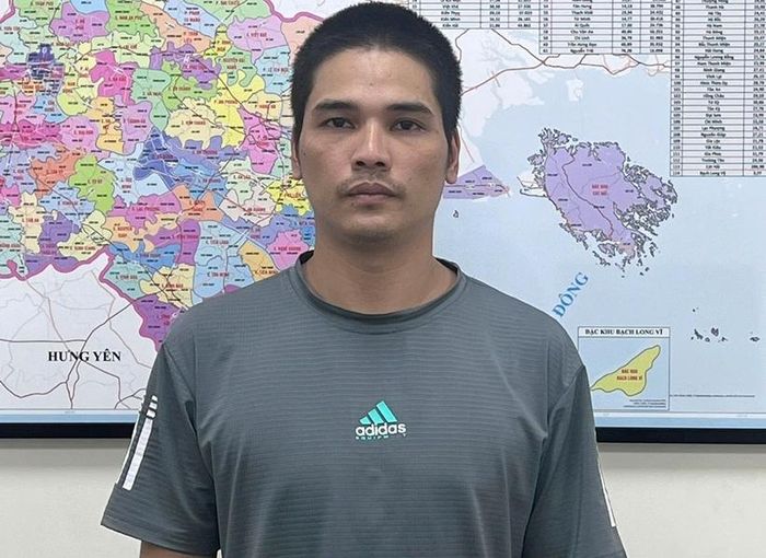 Lê Văn Khải đến cơ quan Công an đầu thú sau thời gian bị truy nã về tội Đe dọa giết người.