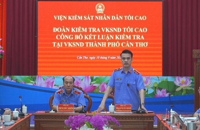  Đồng chí Phạm Xuân Minh, Bí thư Đảng ủy, Viện trưởng VKSND thành phố Cần Thơ, phát biểu tiếp thu kết luận kiểm tra