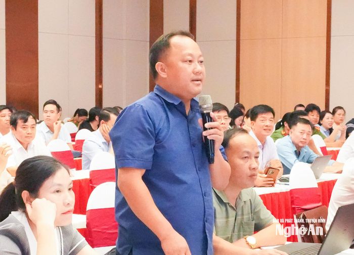 Chủ nhiệm Ủy ban Kiểm tra Tỉnh ủy xã Keng Đu Lầu Bá Tu nêu một số vấn đề từ thực tiễn công tác ở cơ sở. Ảnh: Mai Hoa