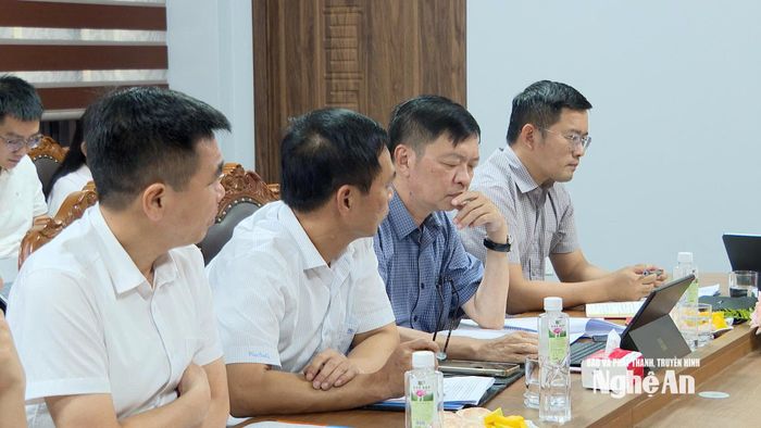 Đại diện các sở, ngành, đơn vị tham dự buổi làm việc. Ảnh: Hoàng Hiếu