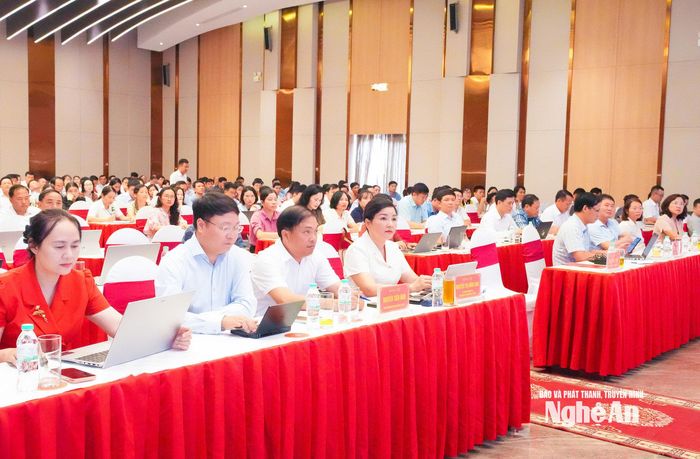 Lãnh đạo Ủy ban Kiểm tra Tỉnh ủy tham dự bế mạc hội nghị. Ảnh: Mai Hoa