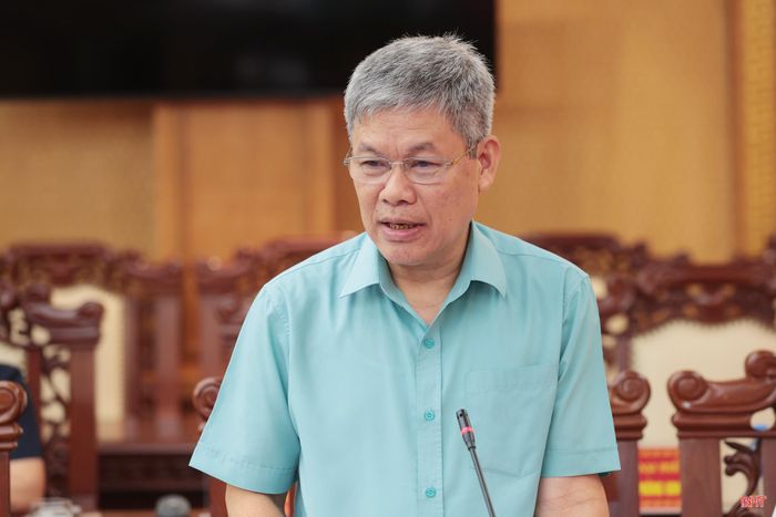 Đồng chí Trương Quốc Bảo - Phó Vụ trưởng Vụ địa phương, Ban Tổ chức Trung ương tham gia ý kiến.