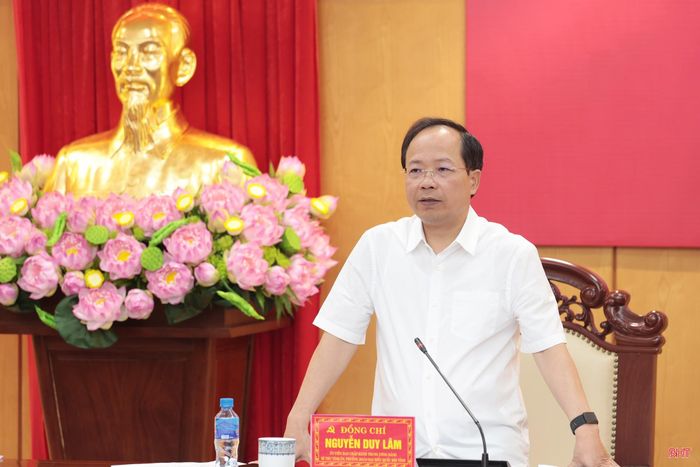 Đồng chí Nguyễn Duy Lâm - Bí thư Tỉnh ủy, Trưởng đoàn ĐBQH tỉnh kết luận hội nghị.