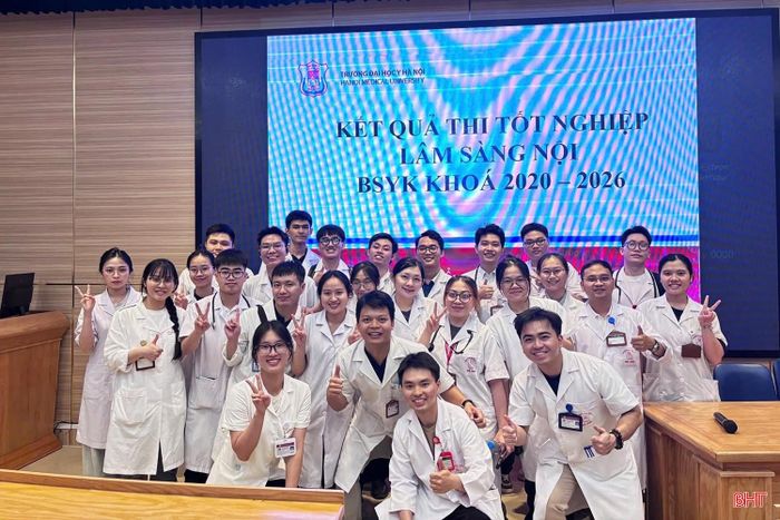 Huyền Trang duy trì thành tích học tập tốt trong suốt 6 năm theo học tại Trường Đại học Y Hà Nội.