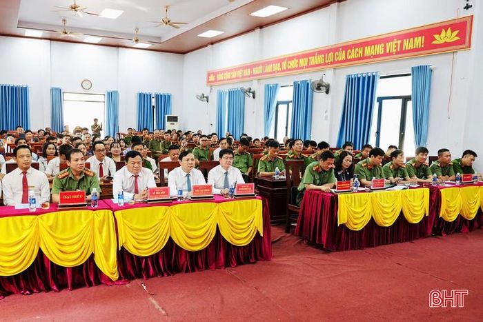 Đại biểu tham dự lễ ra mắt mô hình "xã không có tội phạm".