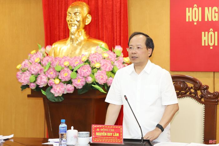 Đồng chí Nguyễn Duy Lâm - Bí thư Tỉnh ủy, Trưởng đoàn ĐBQH tỉnh kết luận hội nghị.