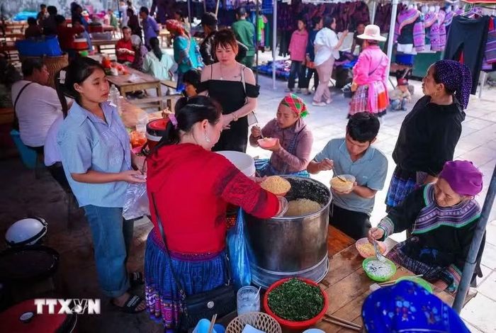 Chợ phiên Bắc Hà. (Ảnh: TTXVN)