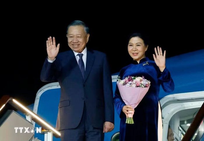Tổng Bí thư, Chủ tịch nước Tô Lâm và Phu nhân rời Moskva (Liên bang Nga), tiếp tục lên đường tới Paris (Pháp). (Ảnh: Thống Nhất/TTXVN)