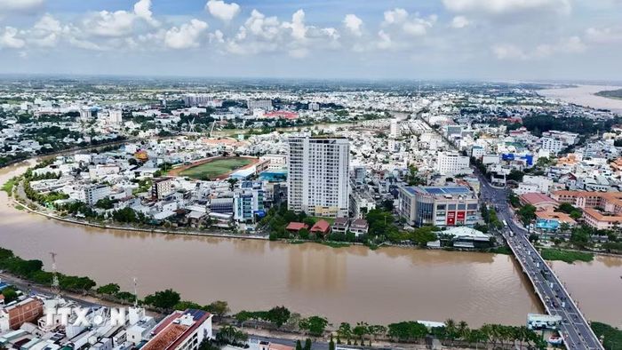 Phường Long Xuyên (An Giang) là đầu mối giao thương của vùng Tứ giác Long Xuyên đang từng bước hình thành chuỗi giá trị sản xuất, chế biến, tiêu thụ nông sản gắn với vùng nguyên liệu lớn và hệ thống logistics hiện đại. (Ảnh: Thanh Sang/TTXVN)