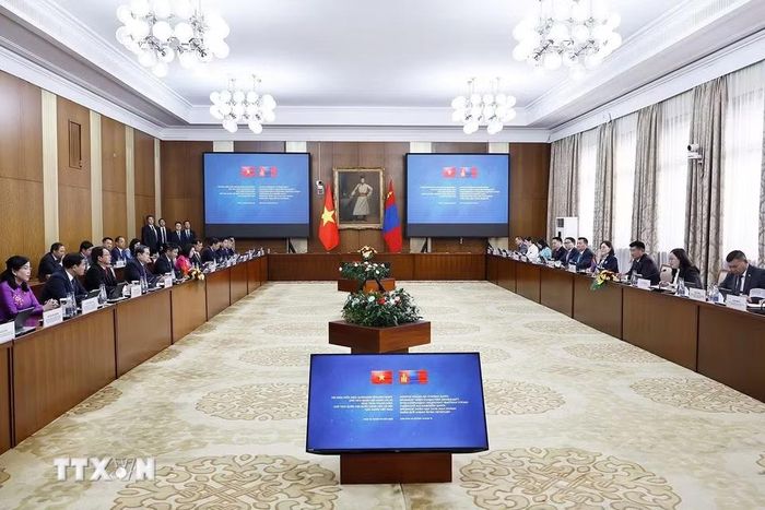 Chủ tịch Quốc hội Trần Thanh Mẫn hội đàm với Chủ tịch Quốc hội Mông Cổ Sandag Byambatsogt. (Ảnh: Doãn Tấn/TTXVN)