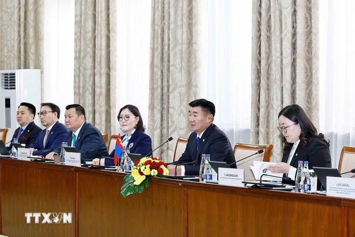 Chủ tịch Quốc hội Trần Thanh Mẫn hội đàm với Chủ tịch Quốc hội Mông Cổ Sandag Byambatsogt phát biểu. (Ảnh: Doãn Tấn/TTXVN)