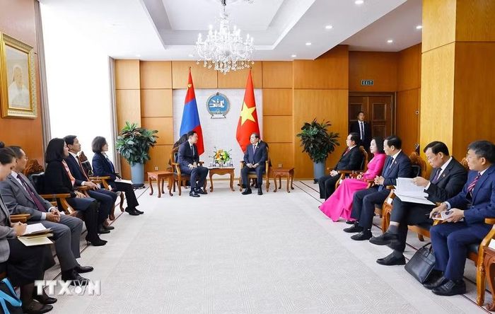 Chủ tịch Quốc hội Trần Thanh Mẫn hội kiến Thủ tướng Mông Cổ Nyam-Osor Uchral. (Ảnh: Doãn Tấn/TTXVN)