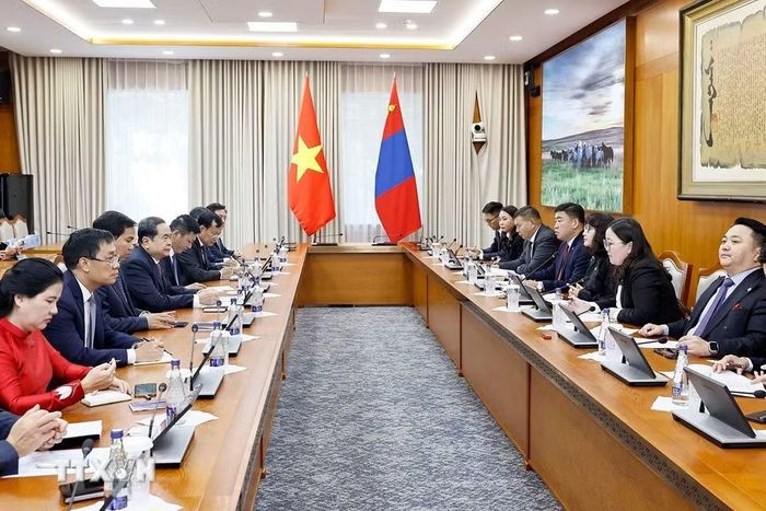 Chủ tịch Quốc hội Trần Thanh Mẫn tiếp Nhóm Nghị sỹ Hữu nghị Mông Cổ-Việt Nam. (Ảnh: Doãn Tấn/TTXVN)