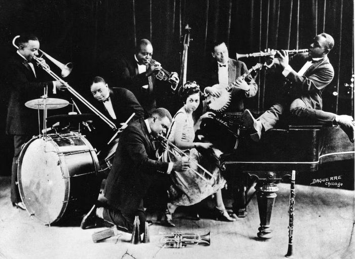 Ban nhạc Joe “King” Oliver’s Creole chơi ở Chicago năm 1923 là ban nhạc Jazz thời kỳ đầu, có ảnh hưởng sâu rộng nhất trong lịch sử Jazz. (Ảnh: www.capradio.org)