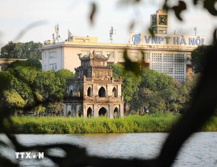 Tháp Rùa, Hồ Hoàn Kiếm. (Ảnh: Thanh Tùng/TTXVN)