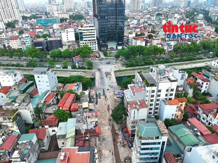 "Nút thắt cổ chai" đầu ngõ 381 Nguyễn Khang đang dần được tháo gỡ.
