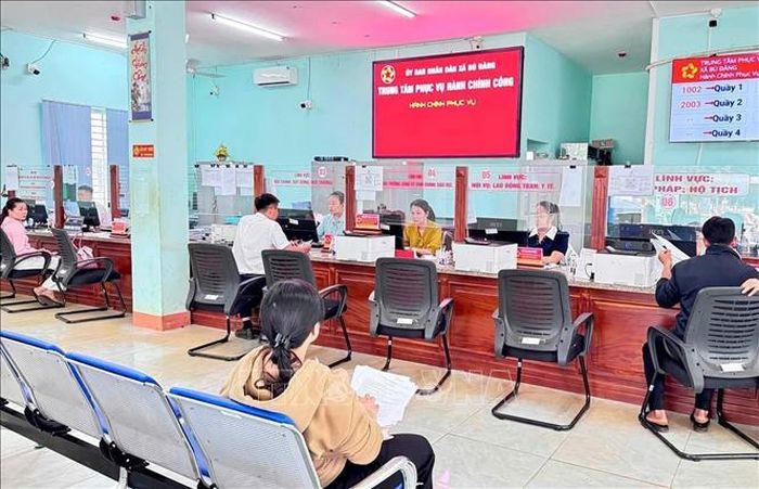Ở đợt rà soát đầu tiên, trong 25 thửa đất được giao, xã Bù Đăng đưa 24 thửa vào rà soát; sau đó các thửa đất được tách thành 62 thửa và hoàn tất cấp Giấy chứng nhận quyền sử dụng đất.